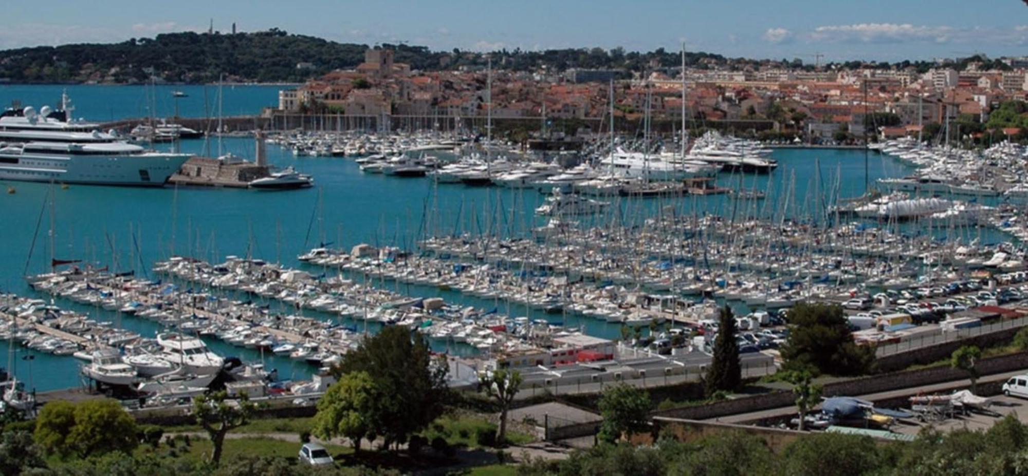 Crew Lighthouse Hostel Antibes Exterior photo
