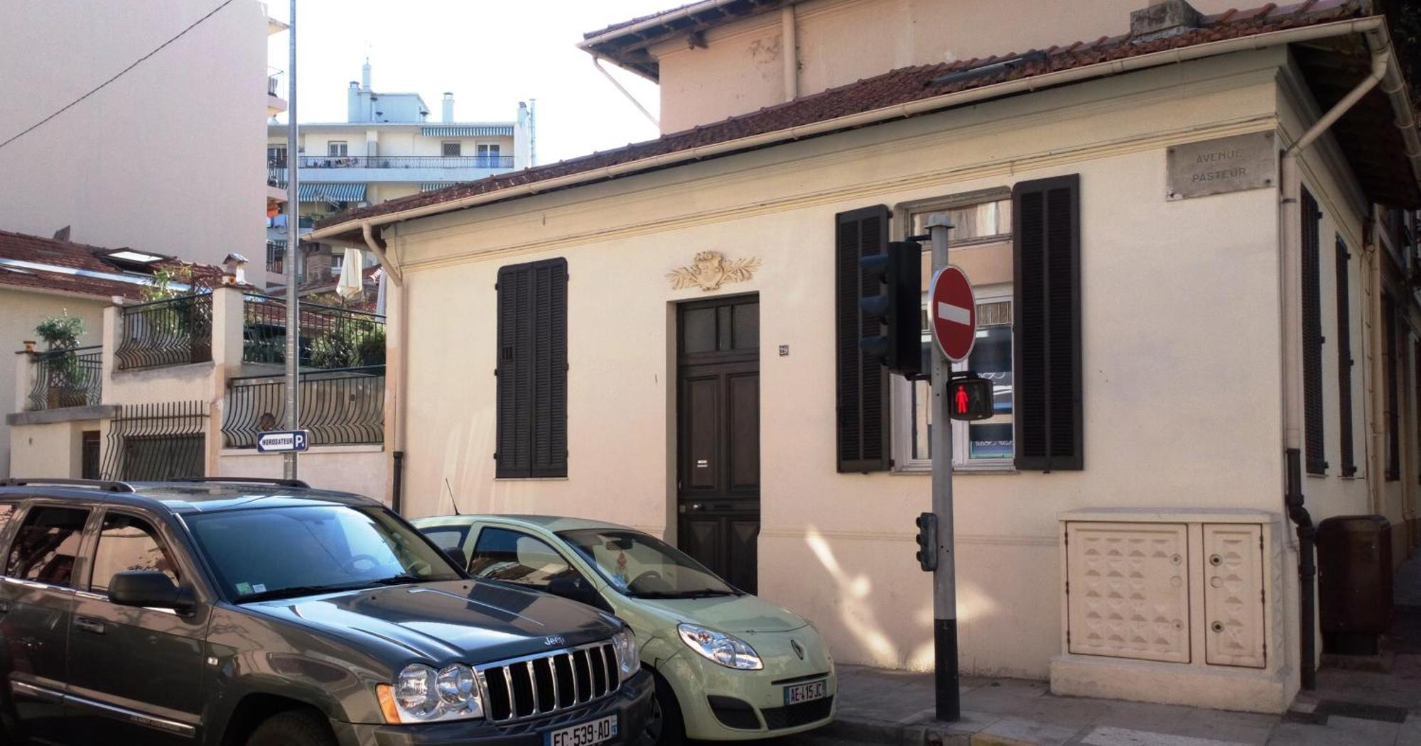 Crew Lighthouse Hostel Antibes Exterior photo